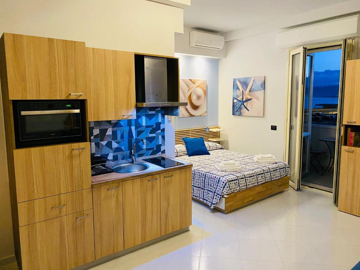 B E B Le Terrazze Sul Mare Bed & Breakfast Catanzaro Exterior photo