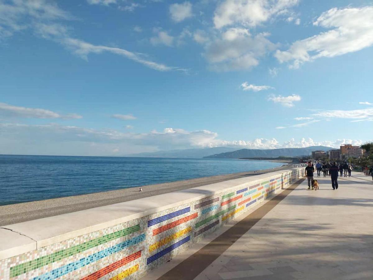 B E B Le Terrazze Sul Mare Bed & Breakfast Catanzaro Exterior photo
