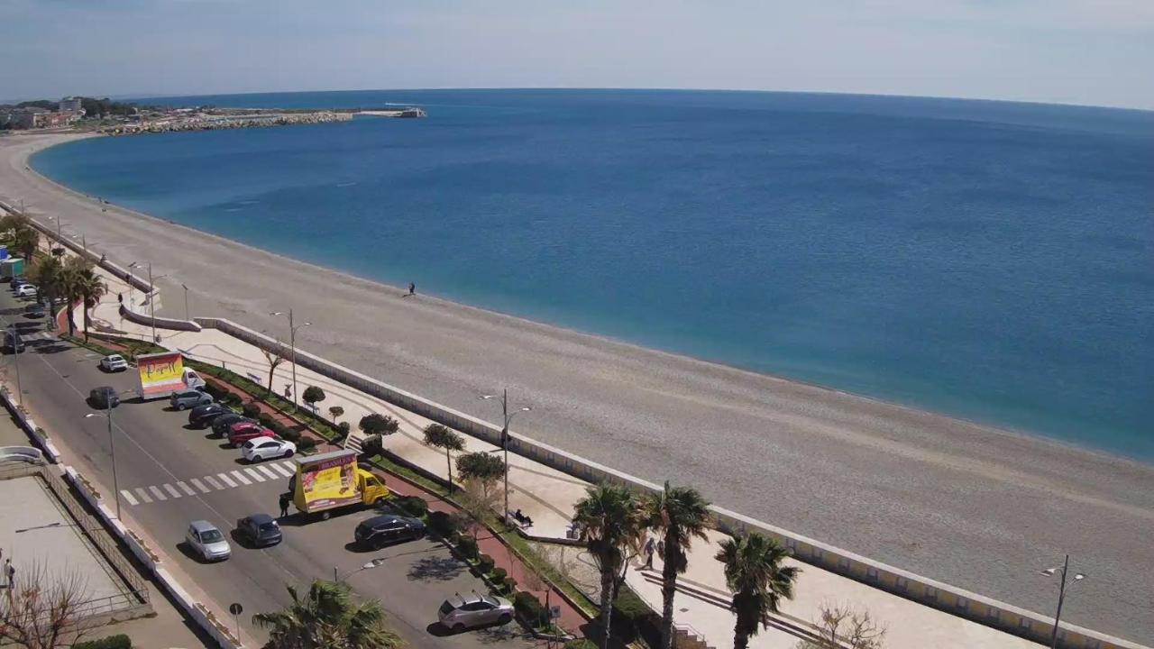 B E B Le Terrazze Sul Mare Bed & Breakfast Catanzaro Exterior photo